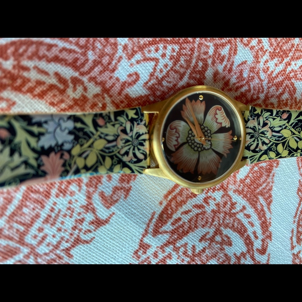 🎁 Museum of Modern Art floral watch